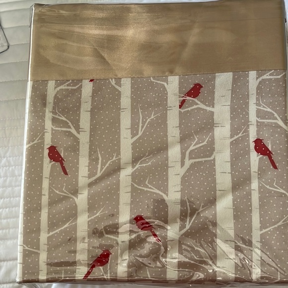 Other - NEW Cardinal year round blanket/ comforter